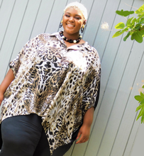 Load image into Gallery viewer, Chic Plus Size Animal Print Top